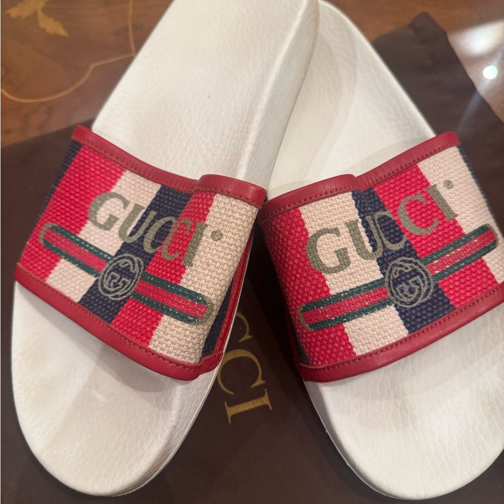 Gucci mens or women’s Red and White Striped Slides sandals Sz 10.5 - Picture 11 of 16